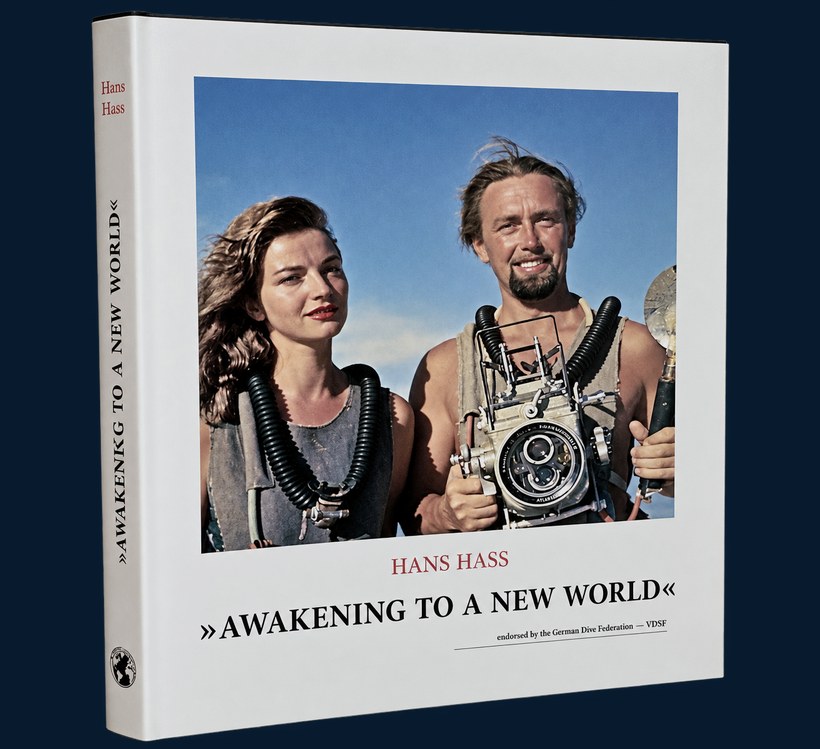 Couverture du livre « Awakening to a New World » de Hans Hass
